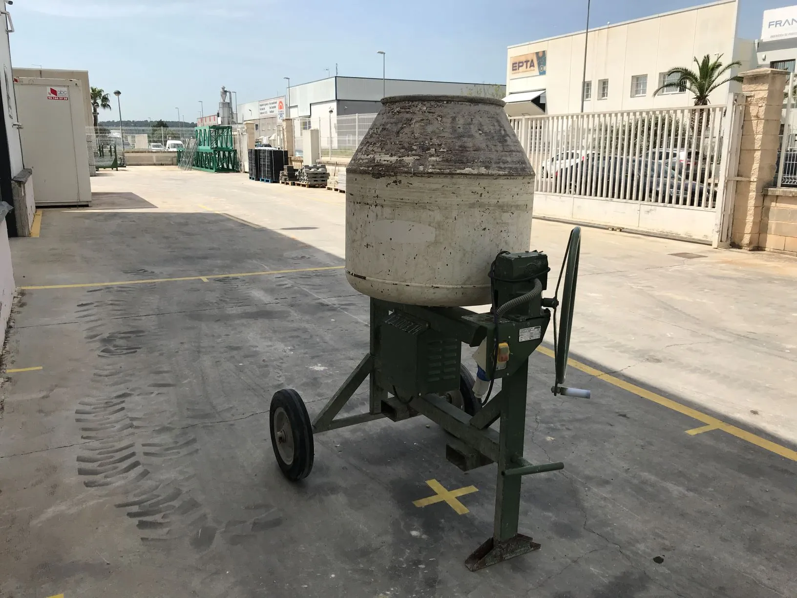 Hormigonera Monofásica 160L Amasado foto 2